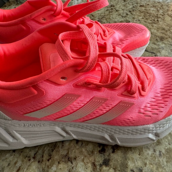 adidas Women's Questar 2022 Running Shoe - Picture 5 of 8
